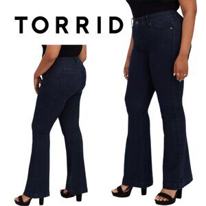 NWT, Torrid, Bombshell Flare Jeans, Size 24 Short, Dark Wash, Blue‎